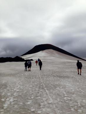 Iceland_hiking group